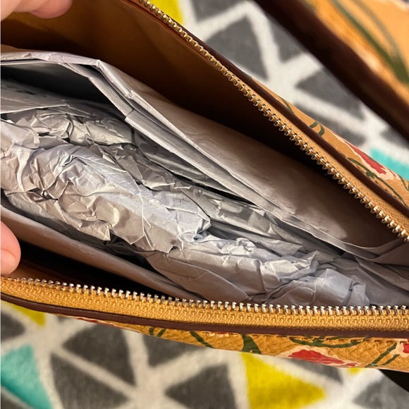 Vera Bradley Red and Tan Floral Shoulder Bag - Picture 5 of 6